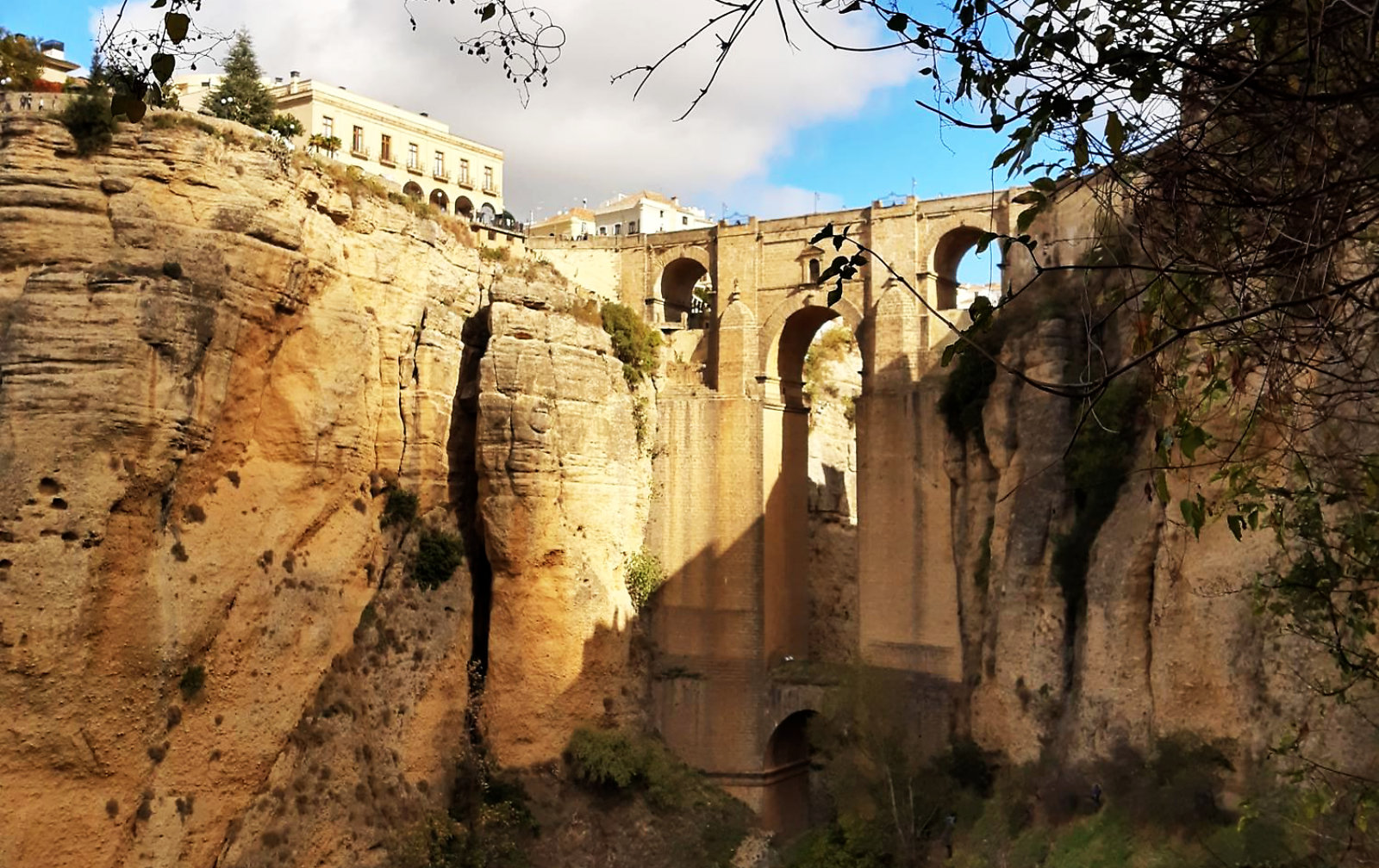 Ronda, or Orson and Ernest Fistfight in Heaven